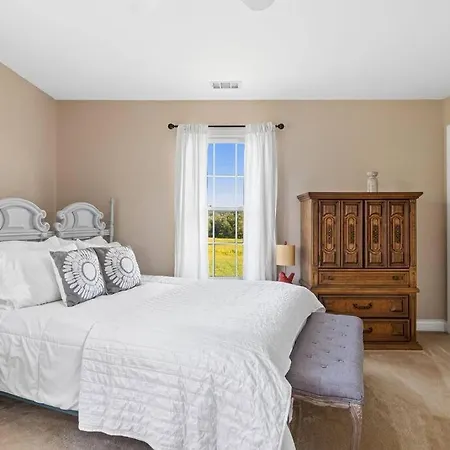 Hot Tub - Home Gym - Fire Pit - Game Room - Private Footpath To Winery